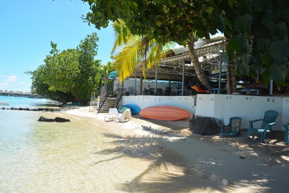 Fare Maheata Hotel Pihaena Bagian luar foto