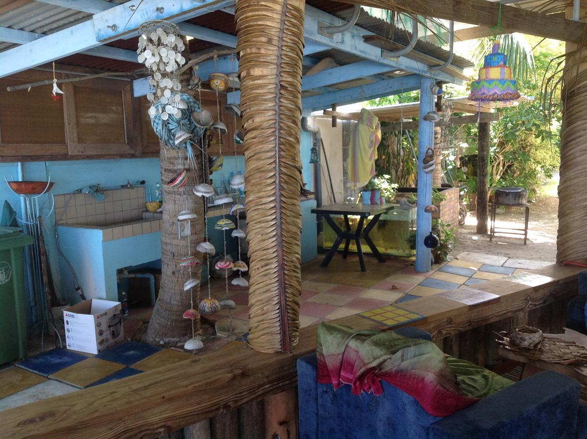 Fare Maheata Hotel Pihaena Bagian luar foto