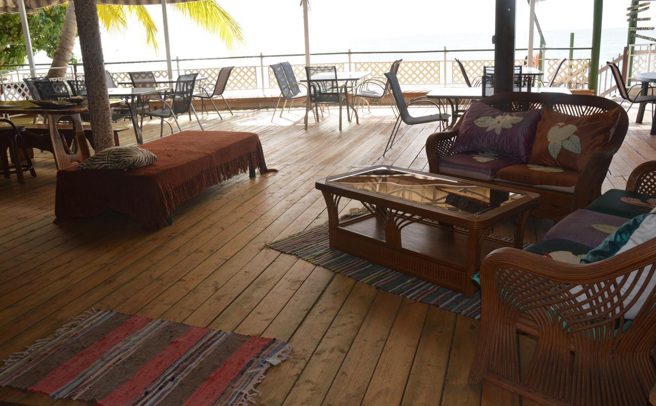 Fare Maheata Hotel Pihaena Bagian luar foto