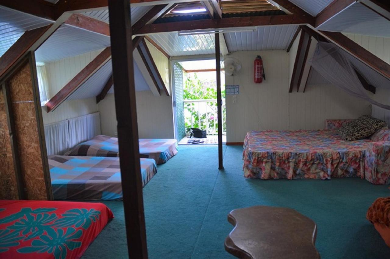 Fare Maheata Hotel Pihaena Bagian luar foto