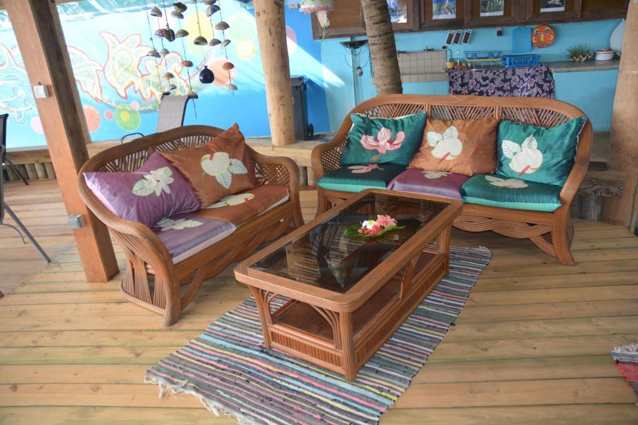 Fare Maheata Hotel Pihaena Bagian luar foto