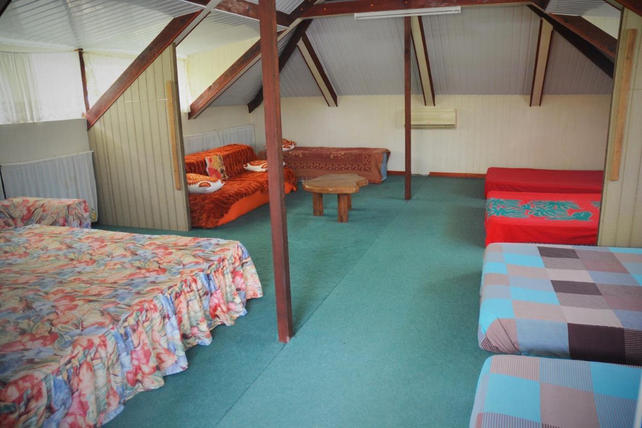Fare Maheata Hotel Pihaena Bagian luar foto